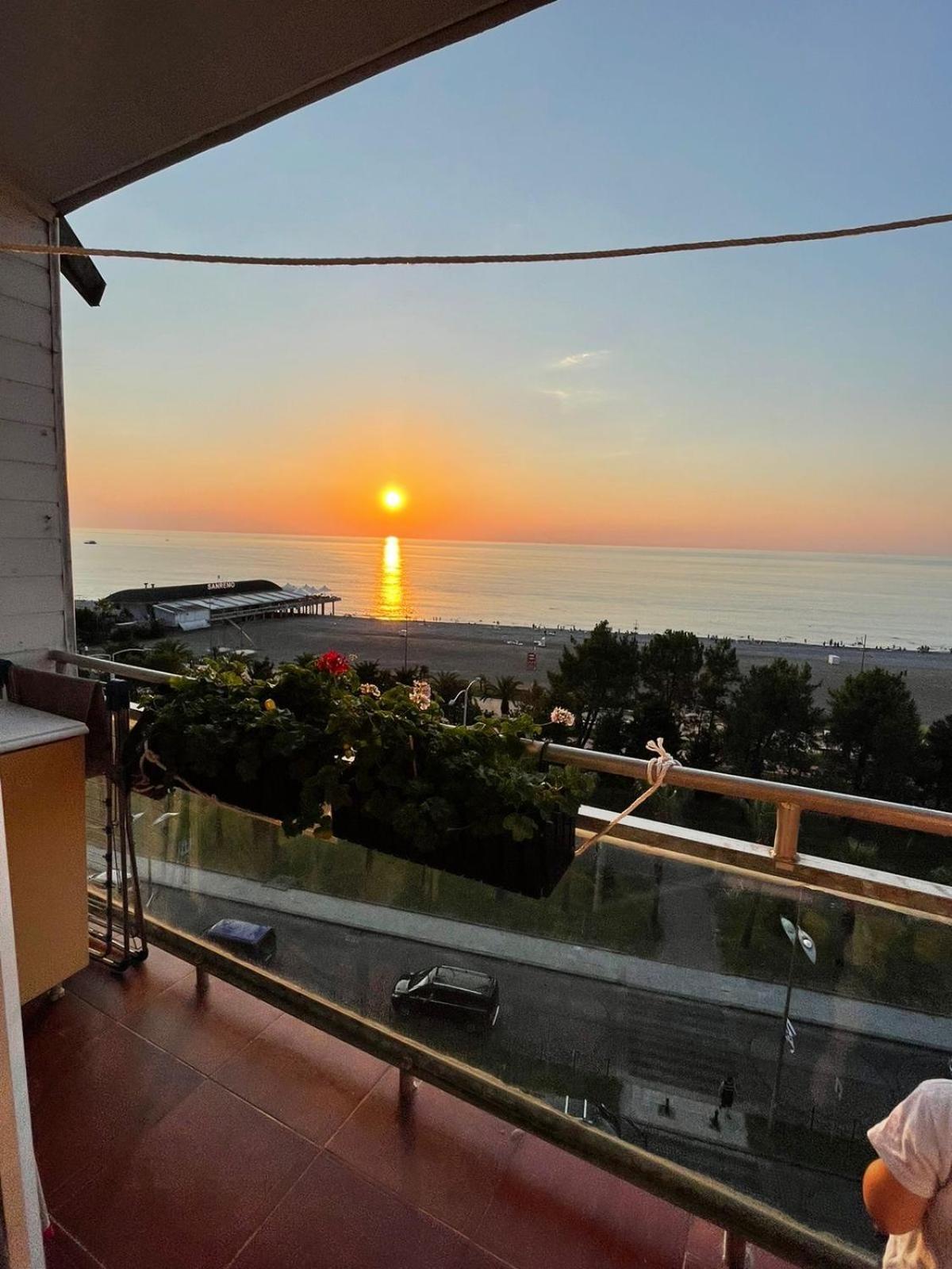 Apartment Irma Rustaveli 57 Batumi Eksteriør bilde